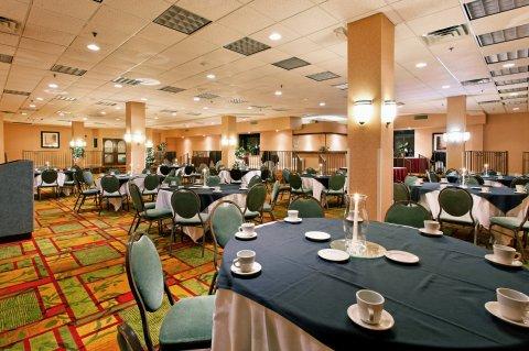 Holiday Inn Huntsville Downtown Экстерьер фото